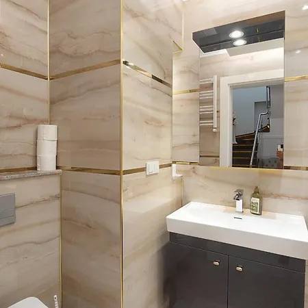 Yekta Trade Center Apartment *